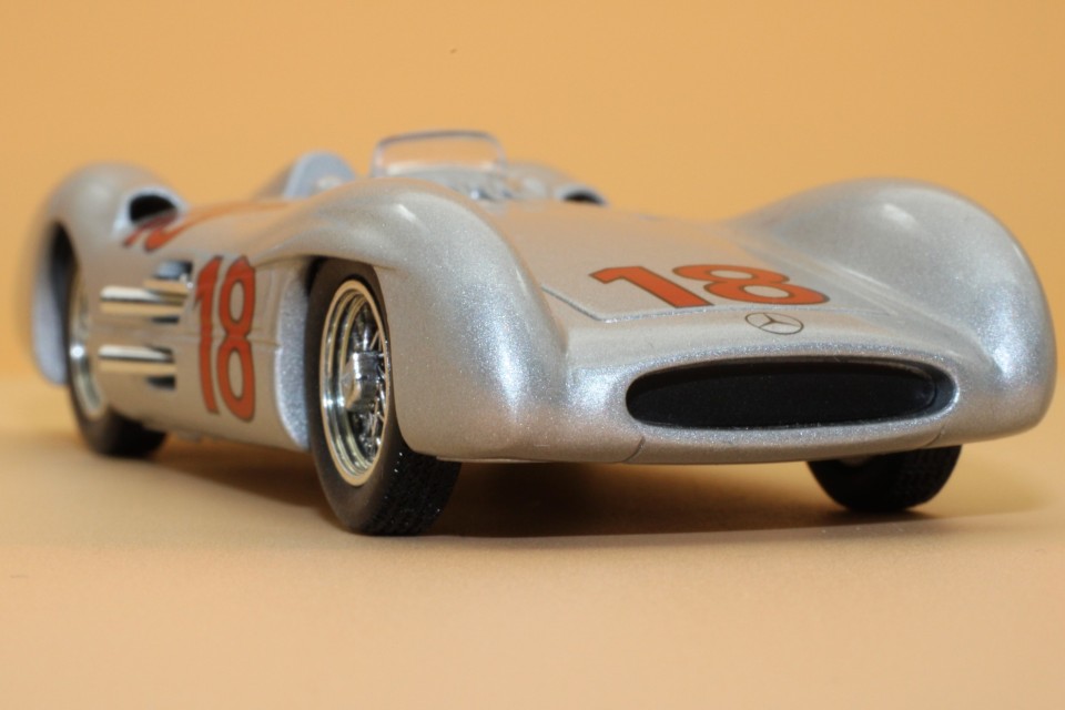 Mercedes W198
